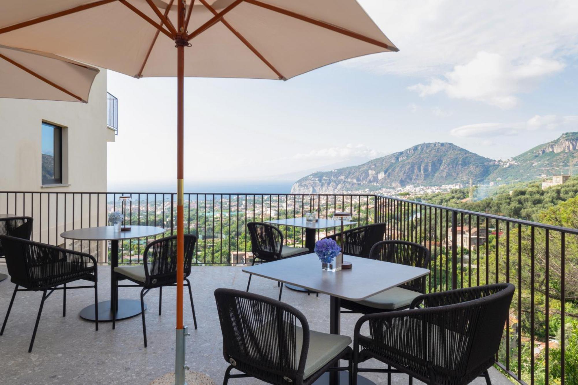 Caruso Sea View Hotel ซอร์เรนโต ภายนอก รูปภาพ